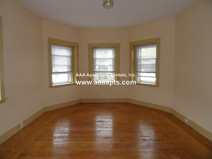 32 Ashley St unit 3 – photo 2