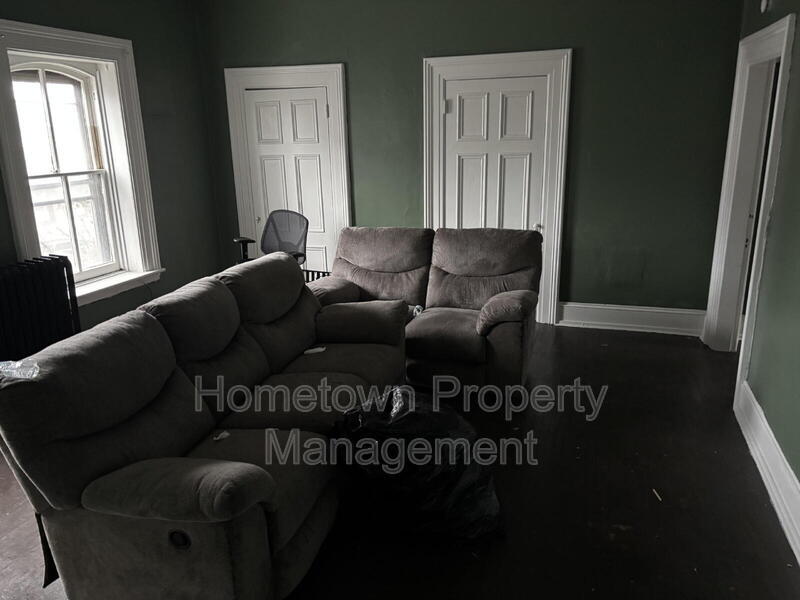 319 E Sunbury St unit 3 – photo 5