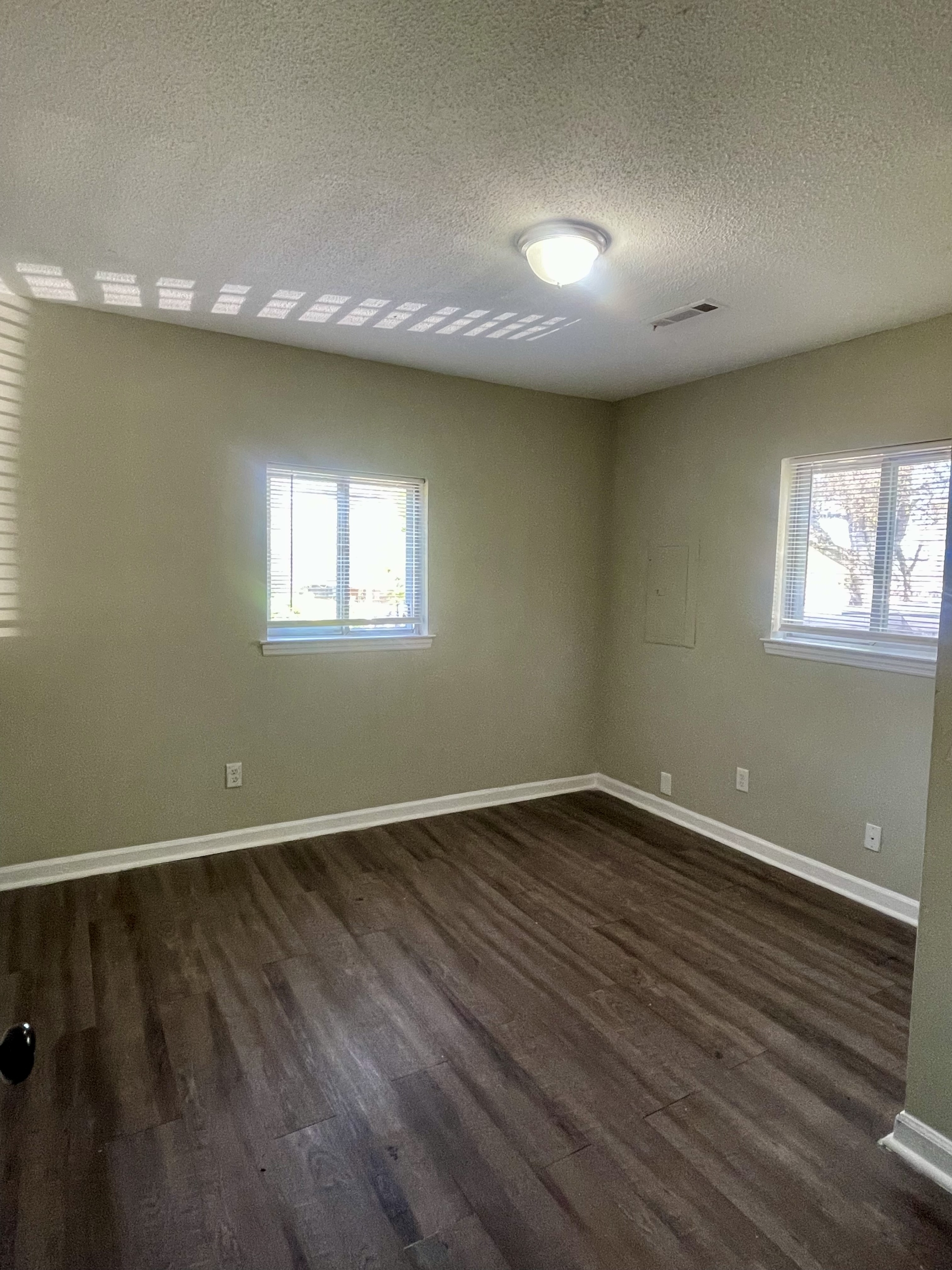 1210 Sheridan Ave – photo 3