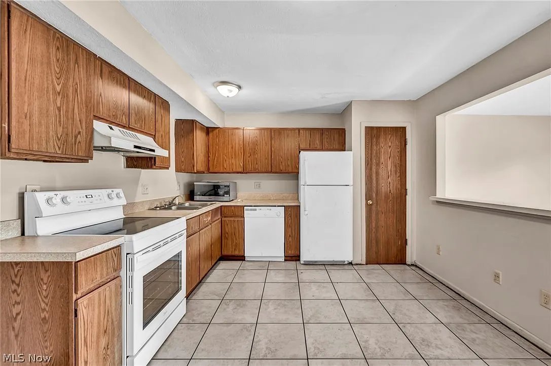 1541 Whitehall Blvd – photo 5