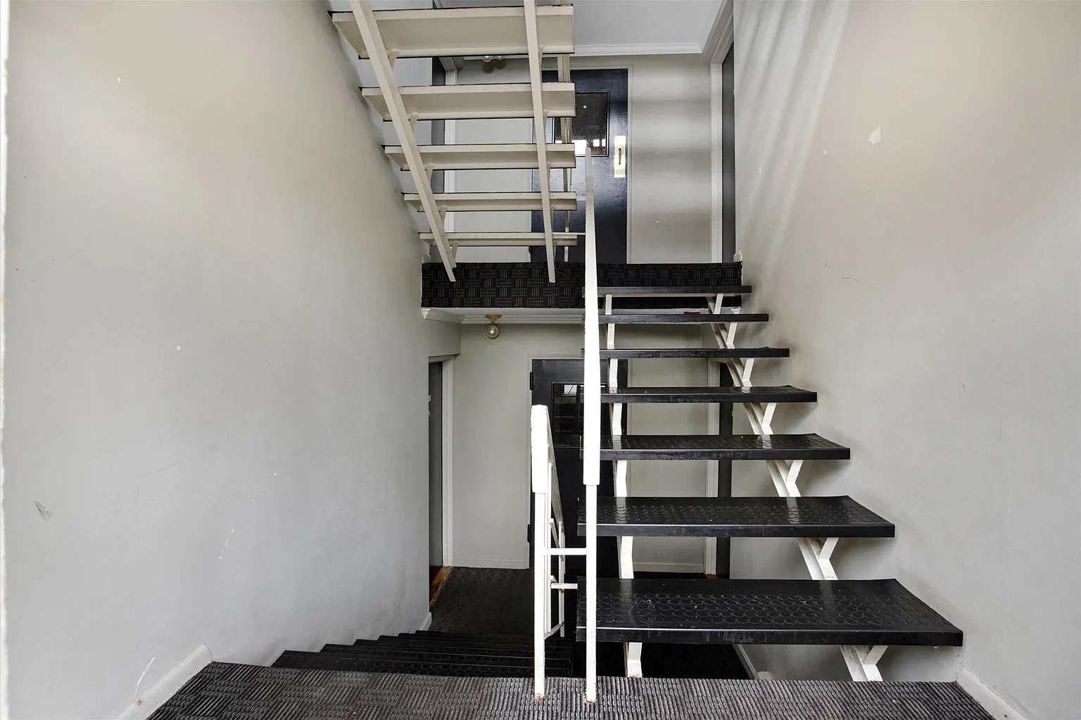 Francis Crossing Apartment Homes – photo 4