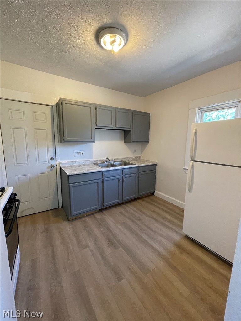 726 E 117th St unit Up – photo 5