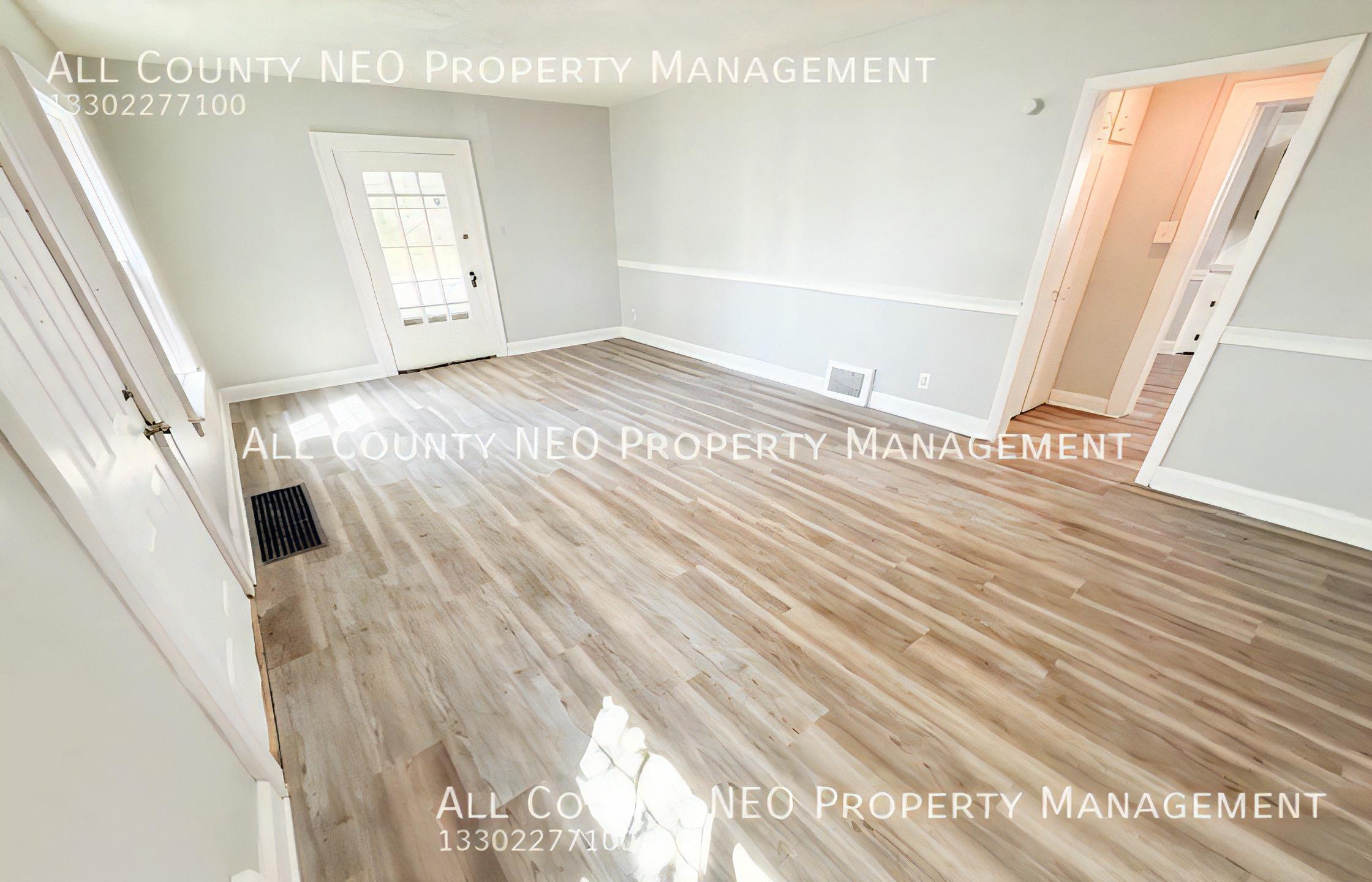 900 Roslyn Ave SW – photo 4
