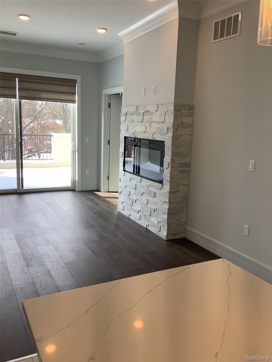 856 N Old Woodward Ave unit 300 – photo 3