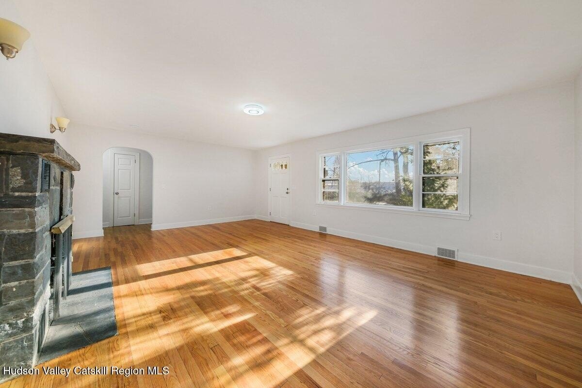 146 NY-28 – photo 4