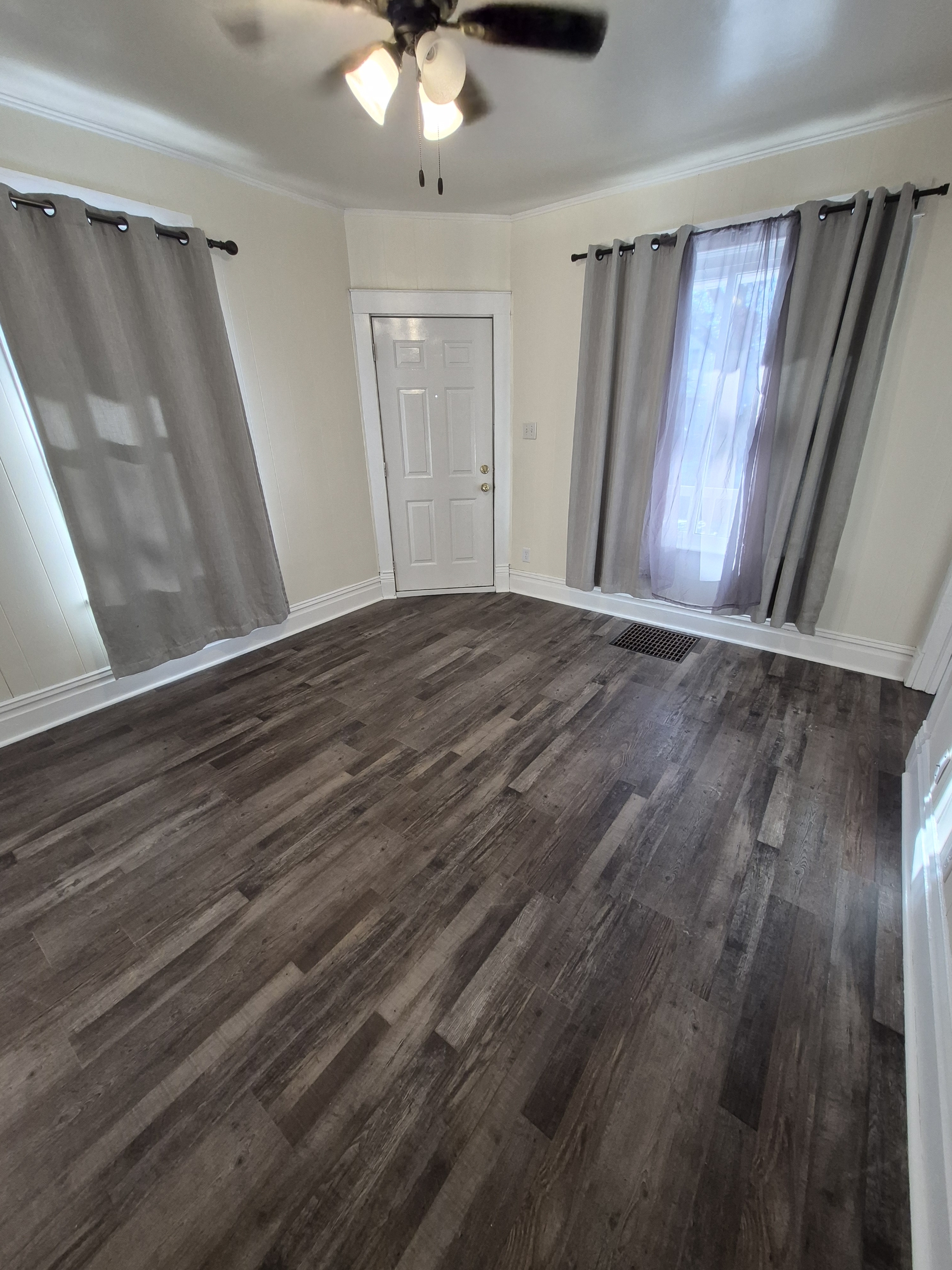 4049 6th Ave – photo 5