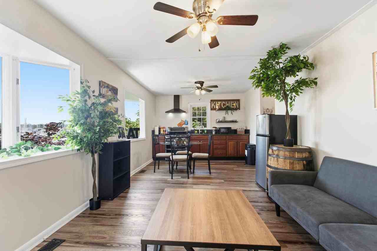 14380 Calvert St unit 1363918P – photo 2