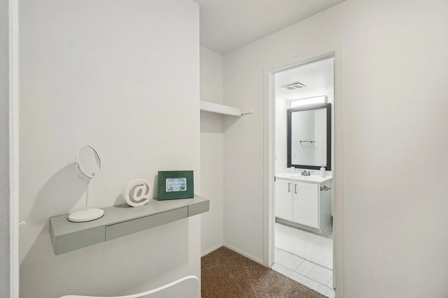 The Wind Song Apartments – photo 2