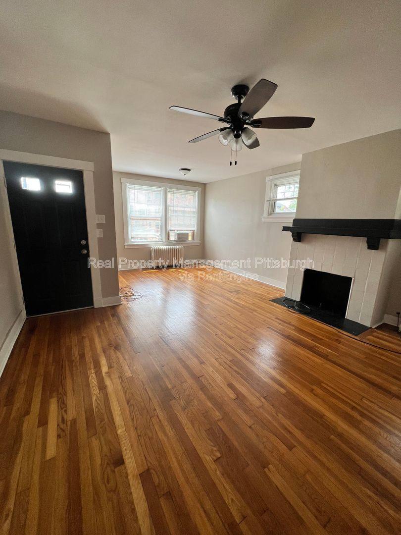 5735 Phillips Ave unit 1 – photo 3