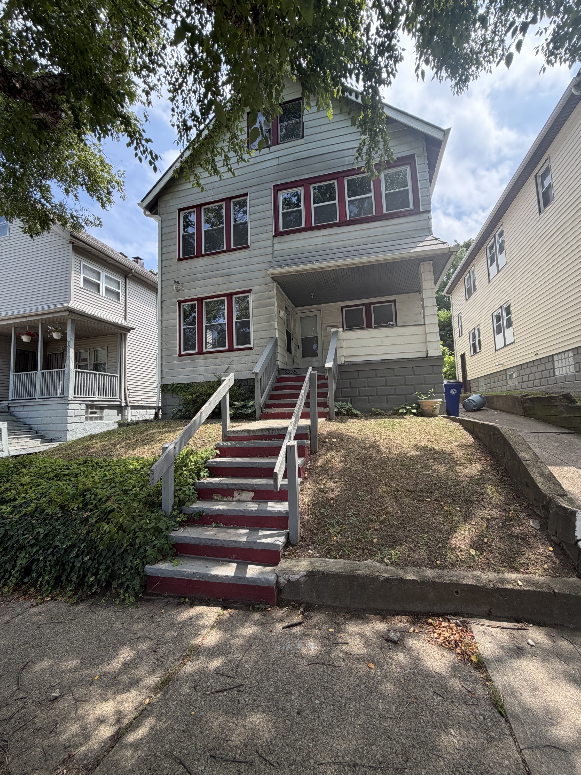 3235 W 121st St – photo 1