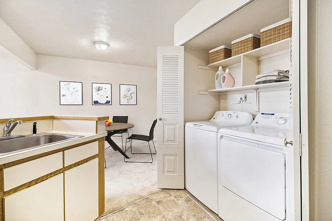South Bridge Apartments – photo 4