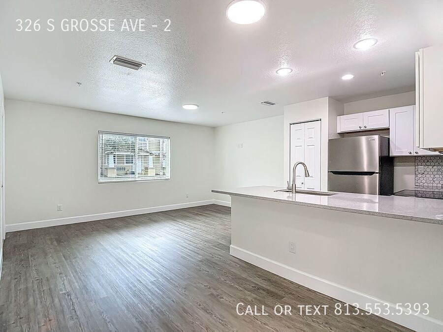326 S Grosse Ave – photo 2
