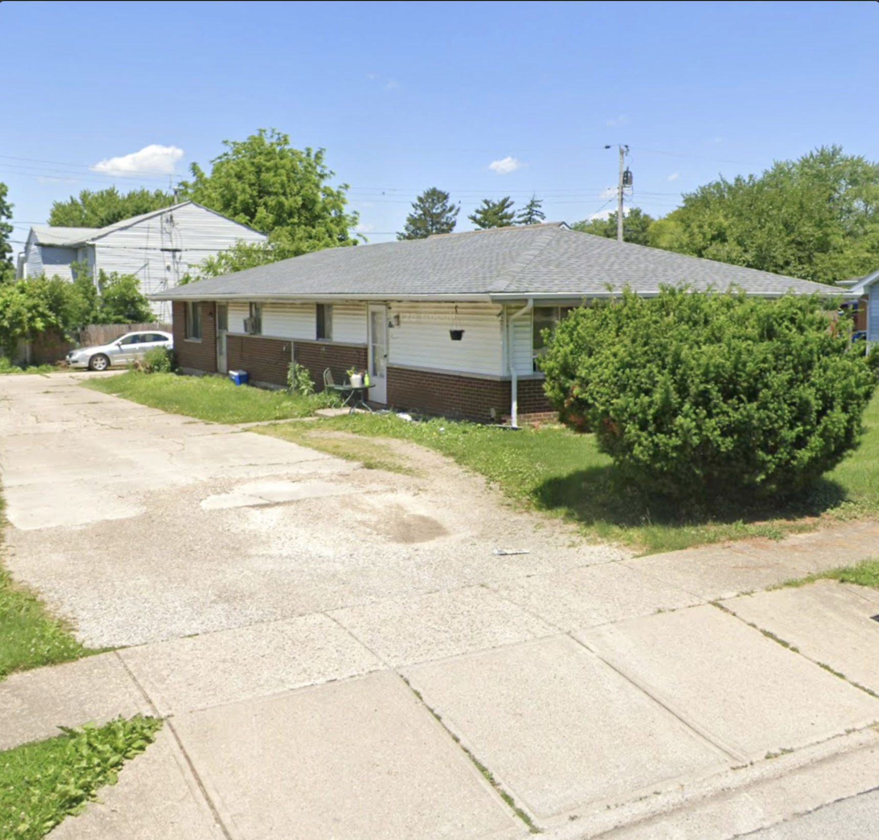 437-439 Forest St unit 437 – photo 1