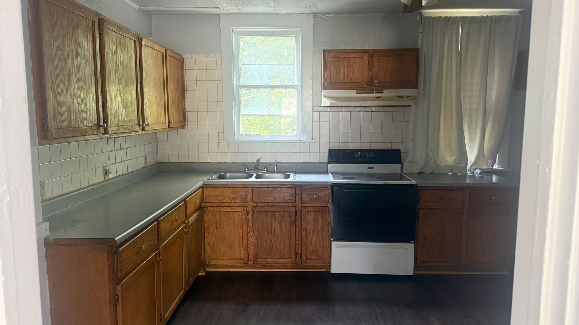 343 Russell St unit 1 – photo 3