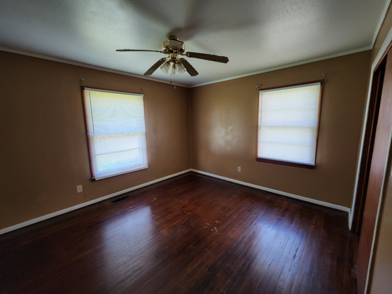 402 W 27th Ave – photo 4