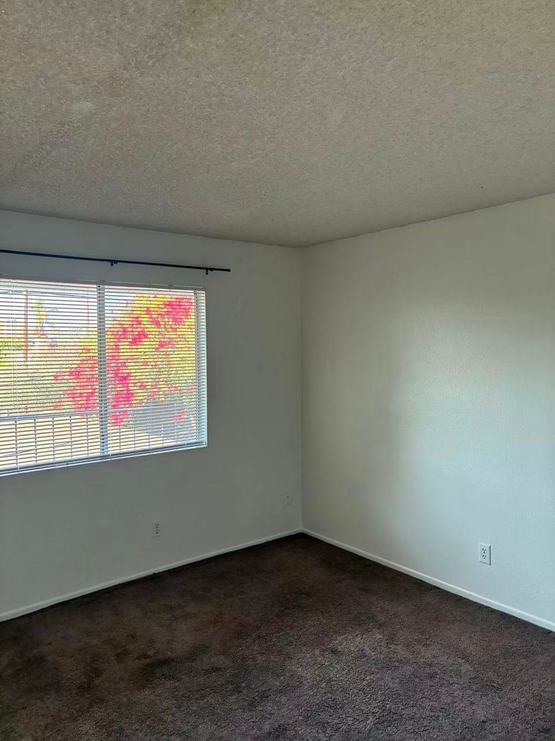 1086 Stanley Ave unit 202 – photo 3