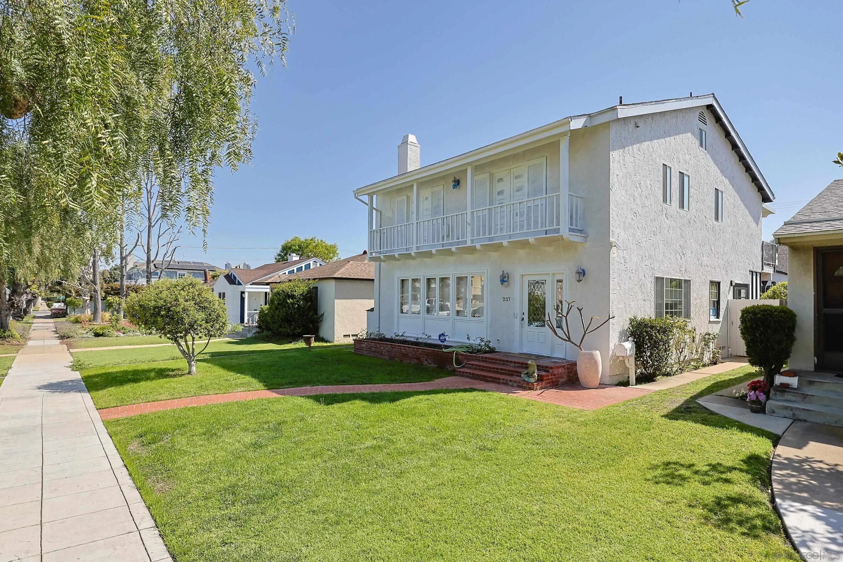 237 E Ave – photo 3