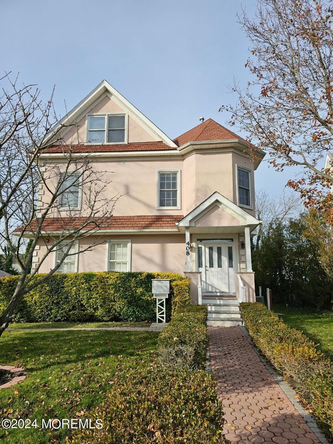 408 2nd Ave #1 – photo 1