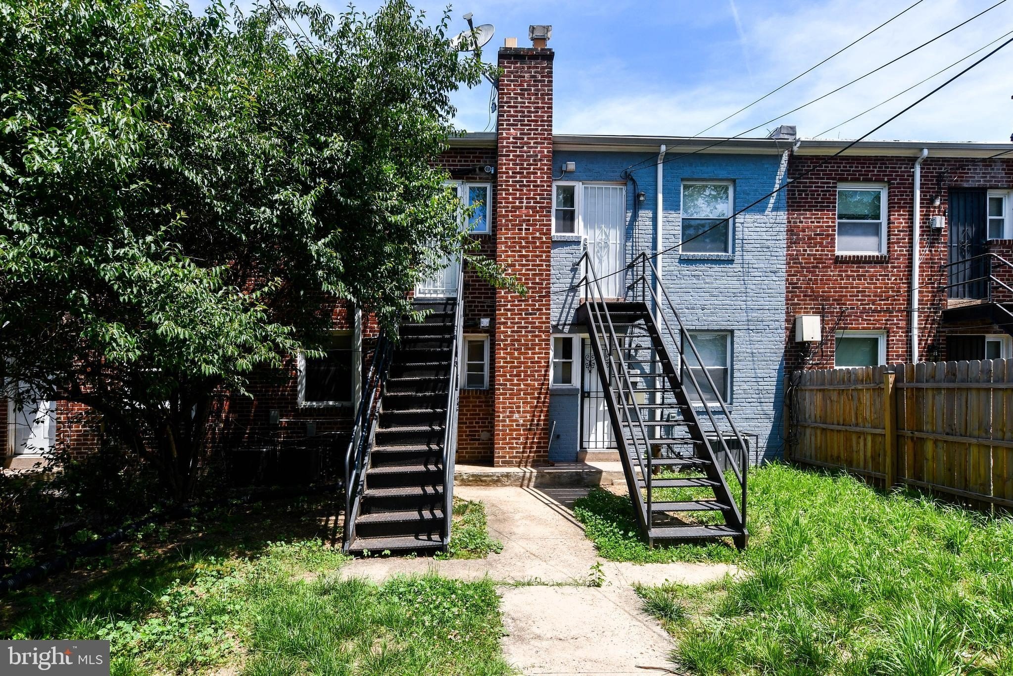 1729 Gales Pl NE – photo 2