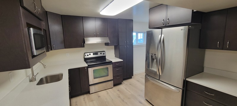 137 E Pear St – photo 1