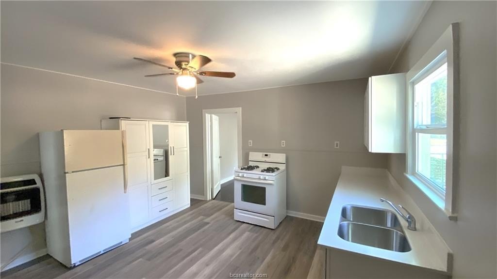 406 E North Ave #B – photo 4