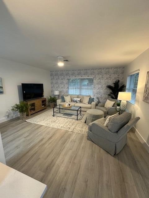 522 Eastwind Dr – photo 4