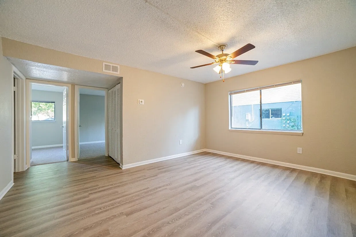 Lago Bello Apartment Homes – photo 3