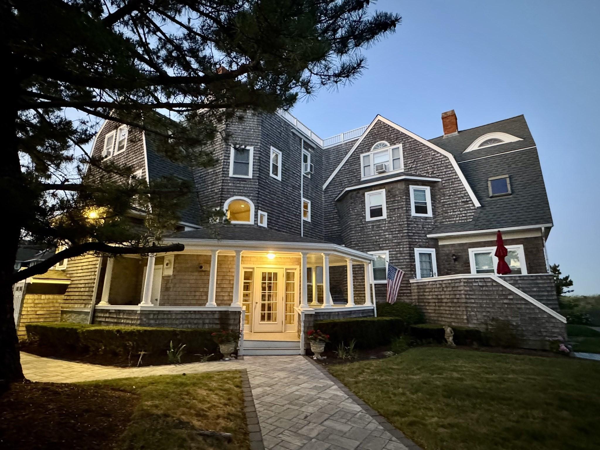 175 Beach Ave unit 3 – photo 1