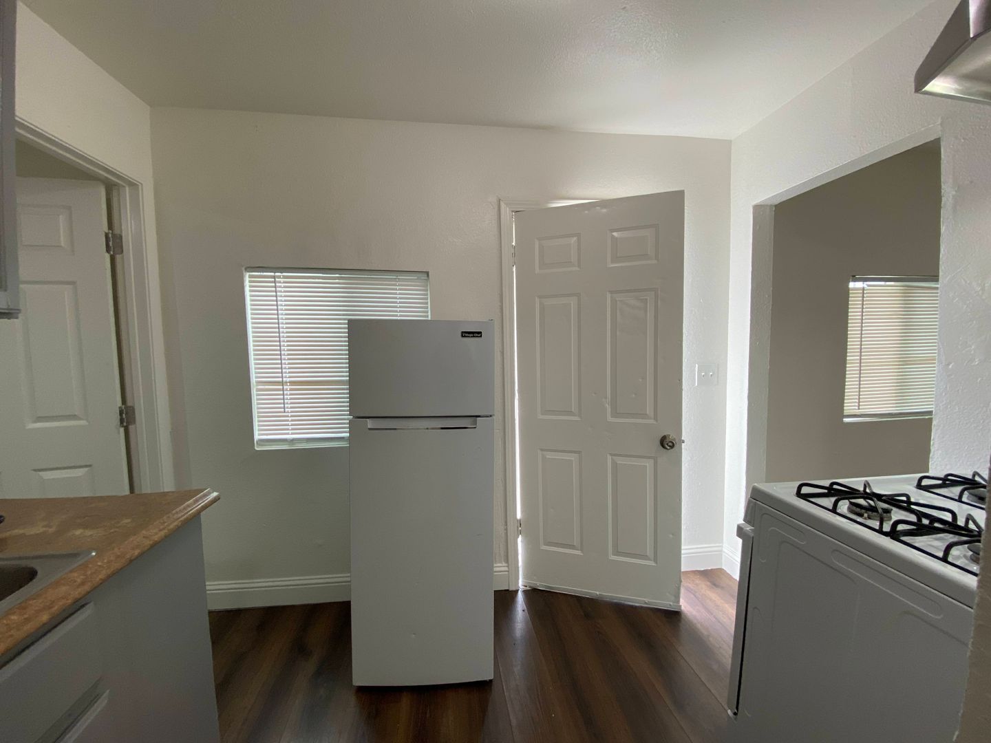 462 Delhi Ave unit 3 – photo 4