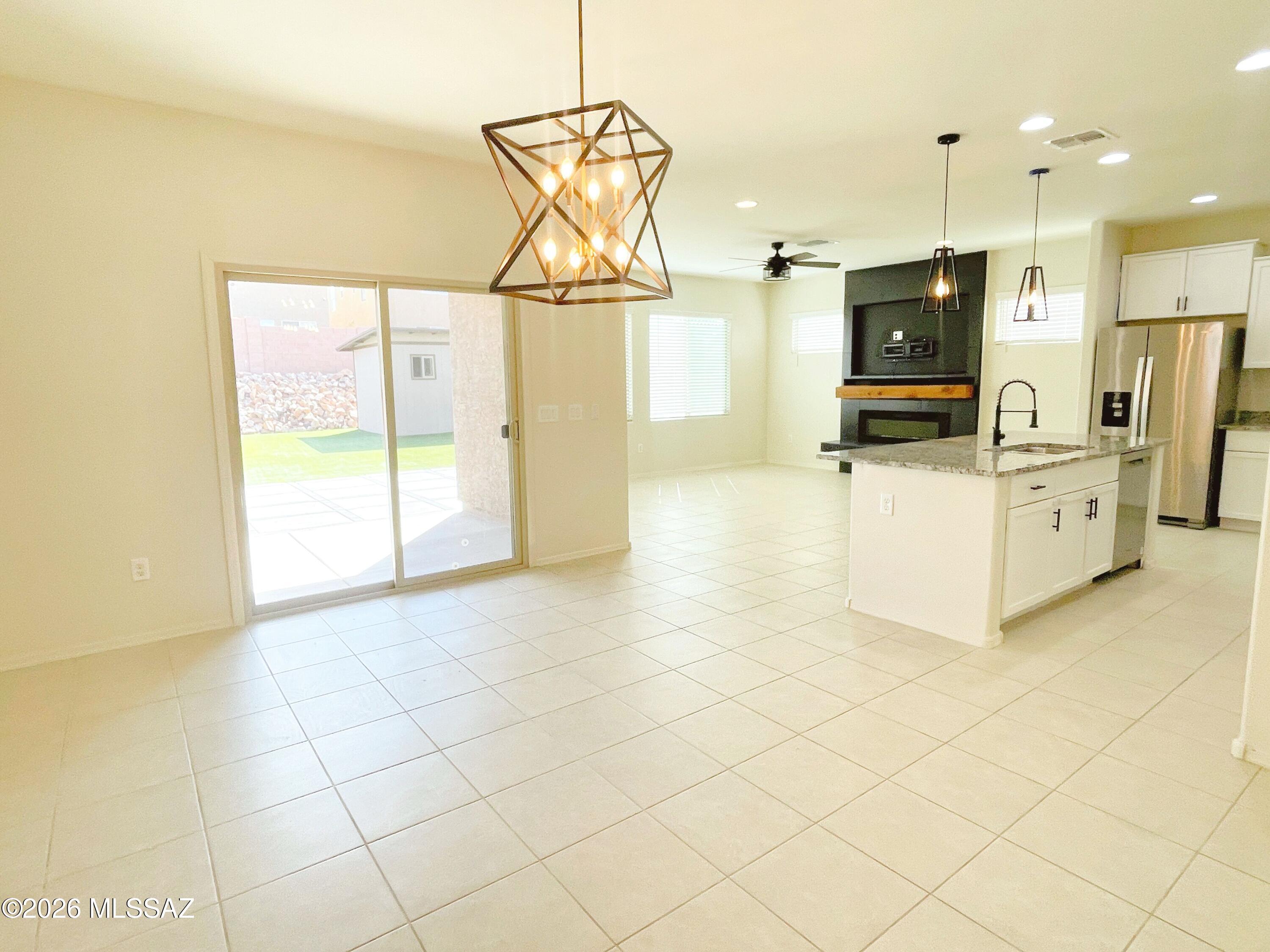 866 E Artesia Pl – photo 4
