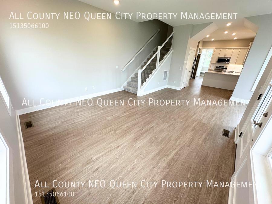 3859 Anderson St – photo 2