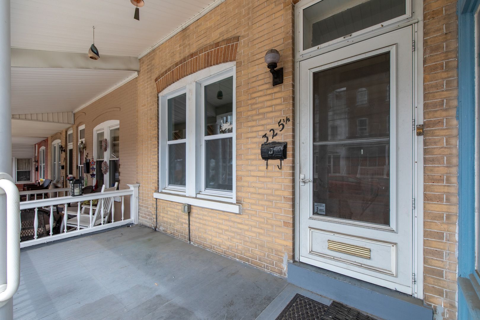 325 N Franklin St – photo 4