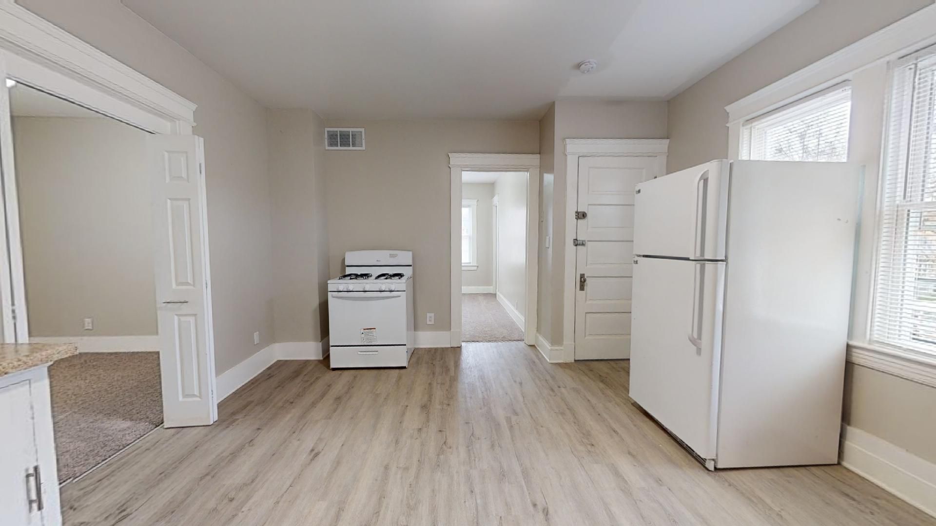 4420 Bush Ave unit Unit 2 (Up Front) – photo 4