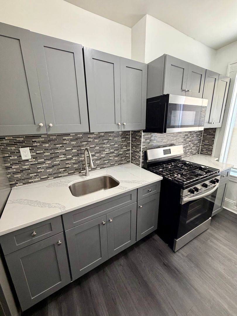 11 Ampere Plaza unit 11- 04 – photo 1