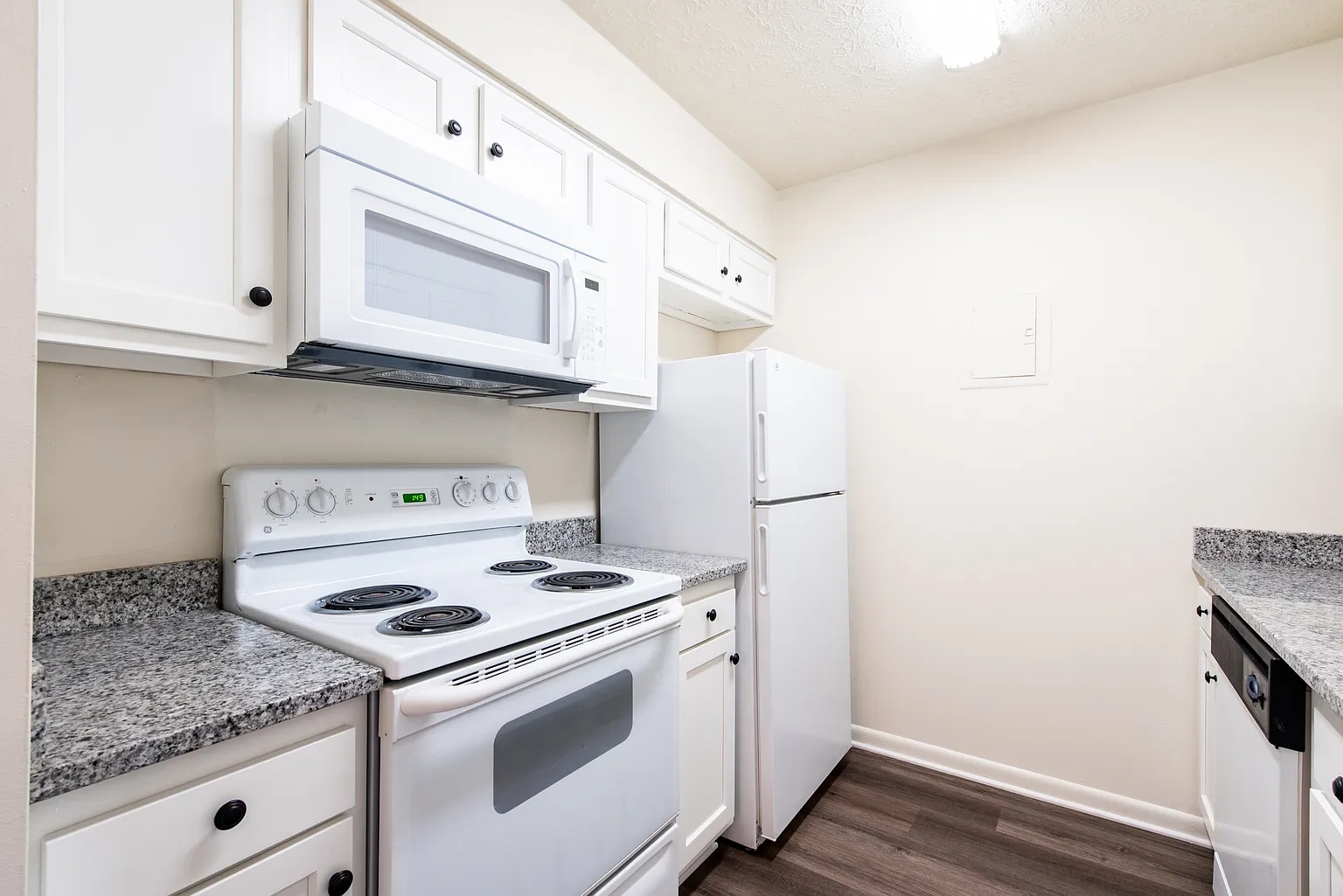 Grinstead Manor Apartments – photo 3