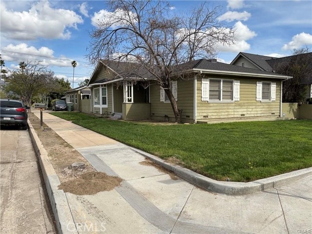 3297 N Pershing Ave – photo 2