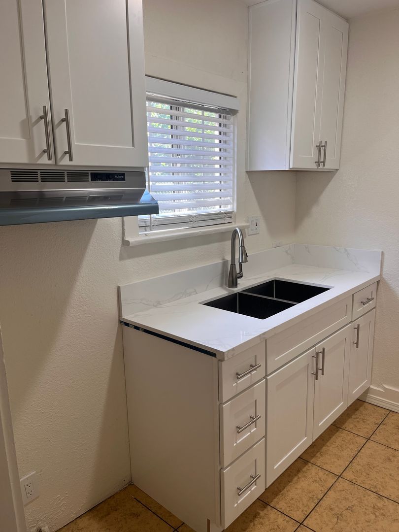361 W 16th St unit A – photo 4