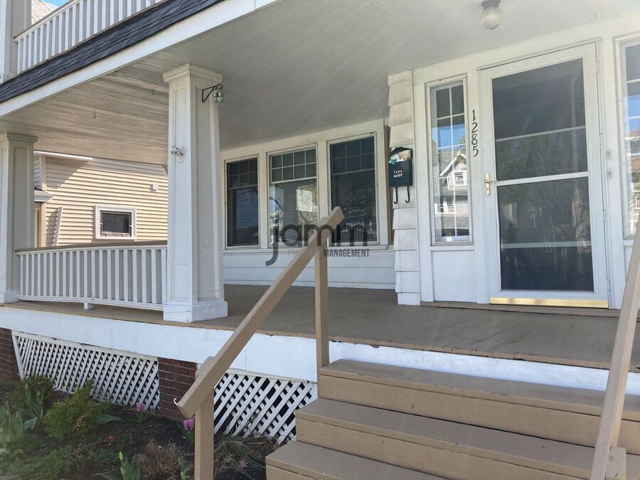 1285 W 105th St – photo 3