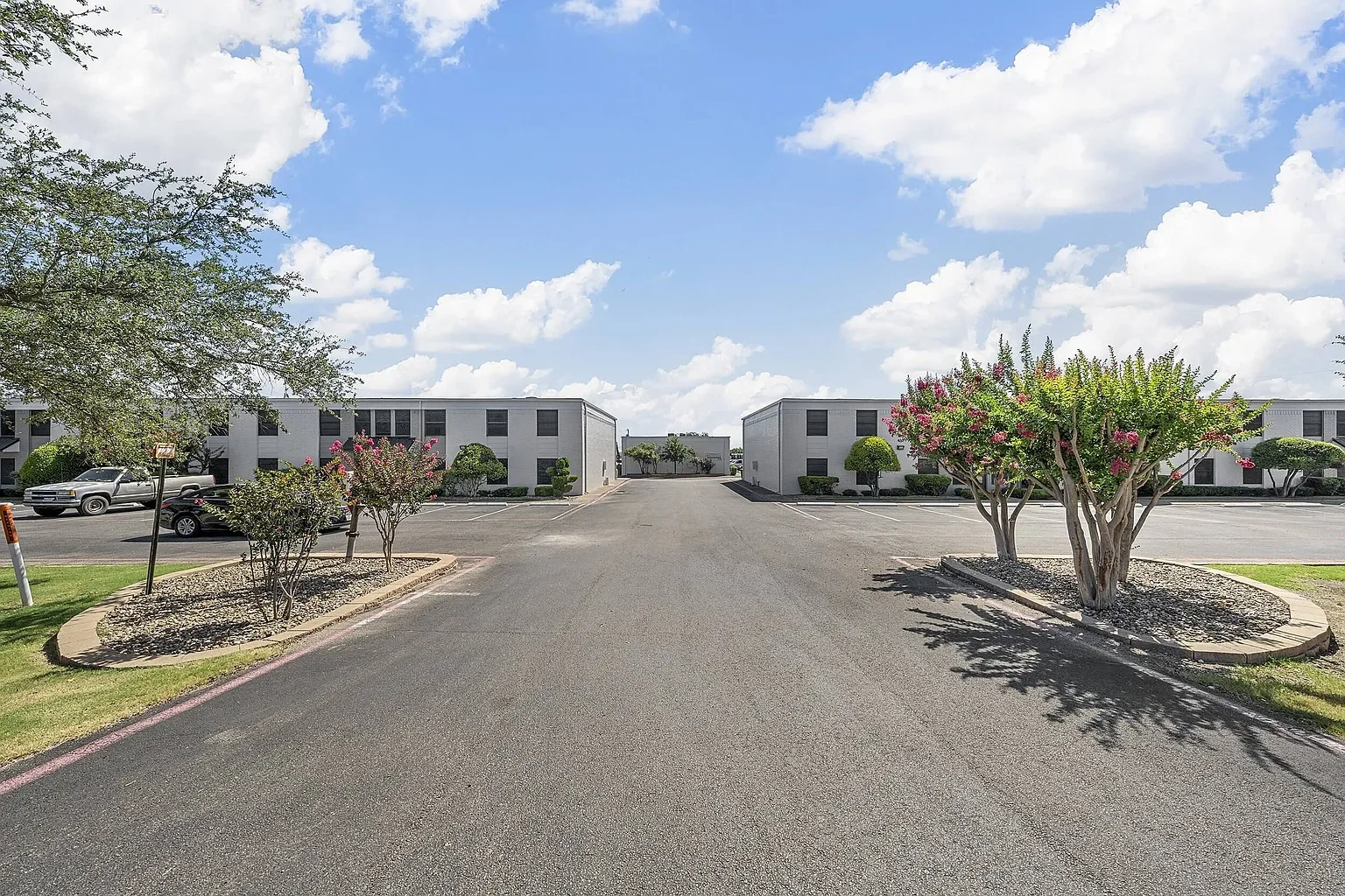 Brookside Apartments – photo 2