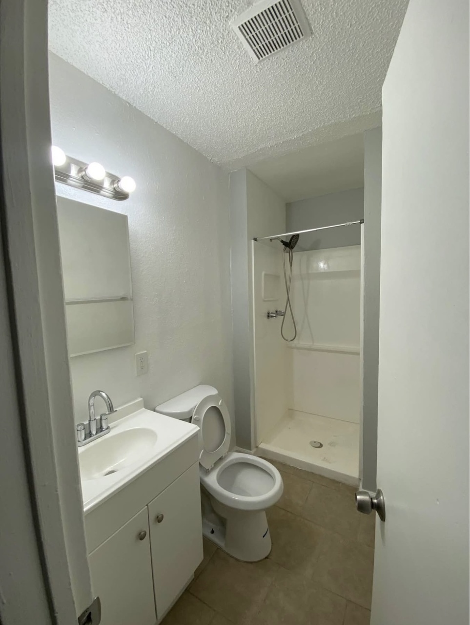 2213 Sunrise Ave unit 3 – photo 4