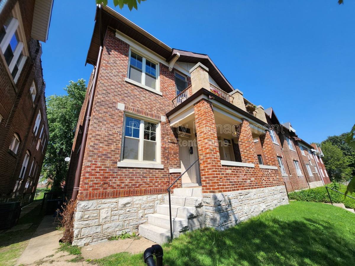 3145 Halliday Ave unit 1ST – photo 1