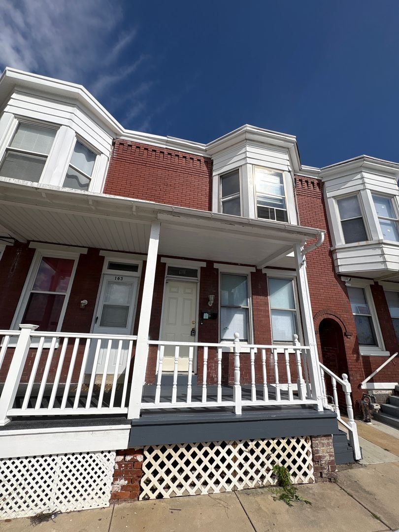 161 Stevens Ave – photo 1