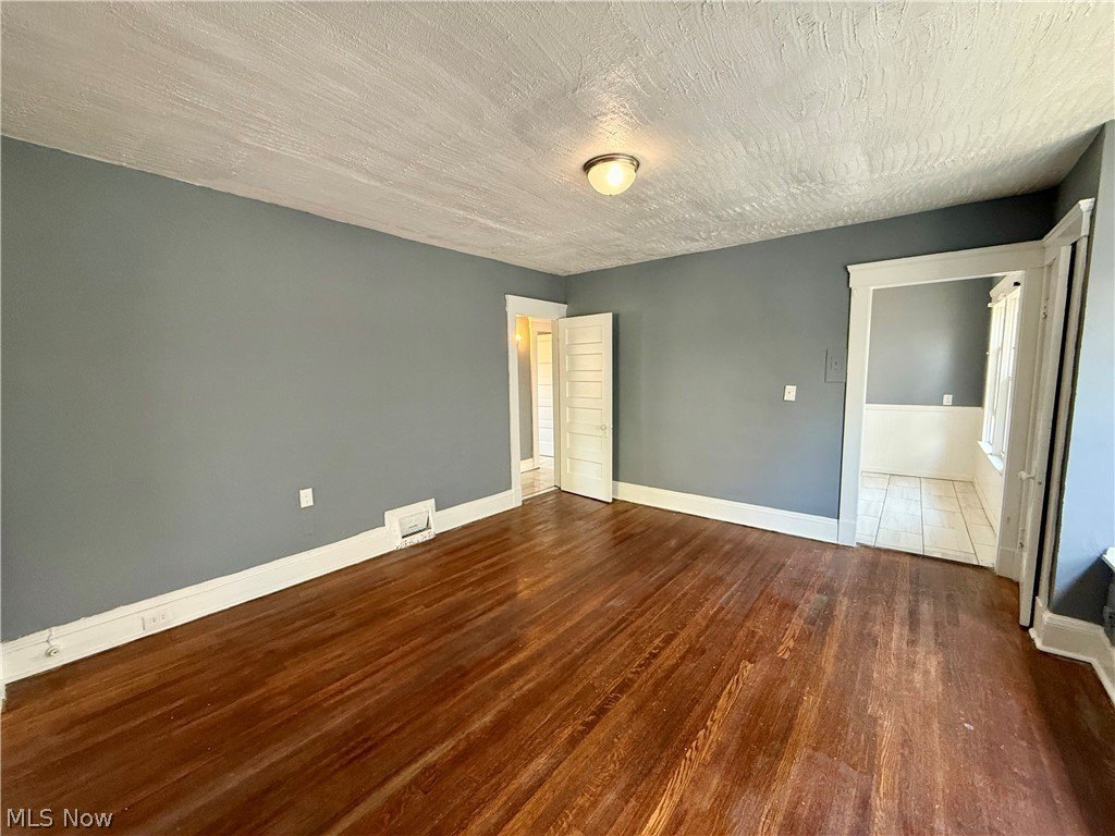 10817 Orville Ave #2 – photo 4