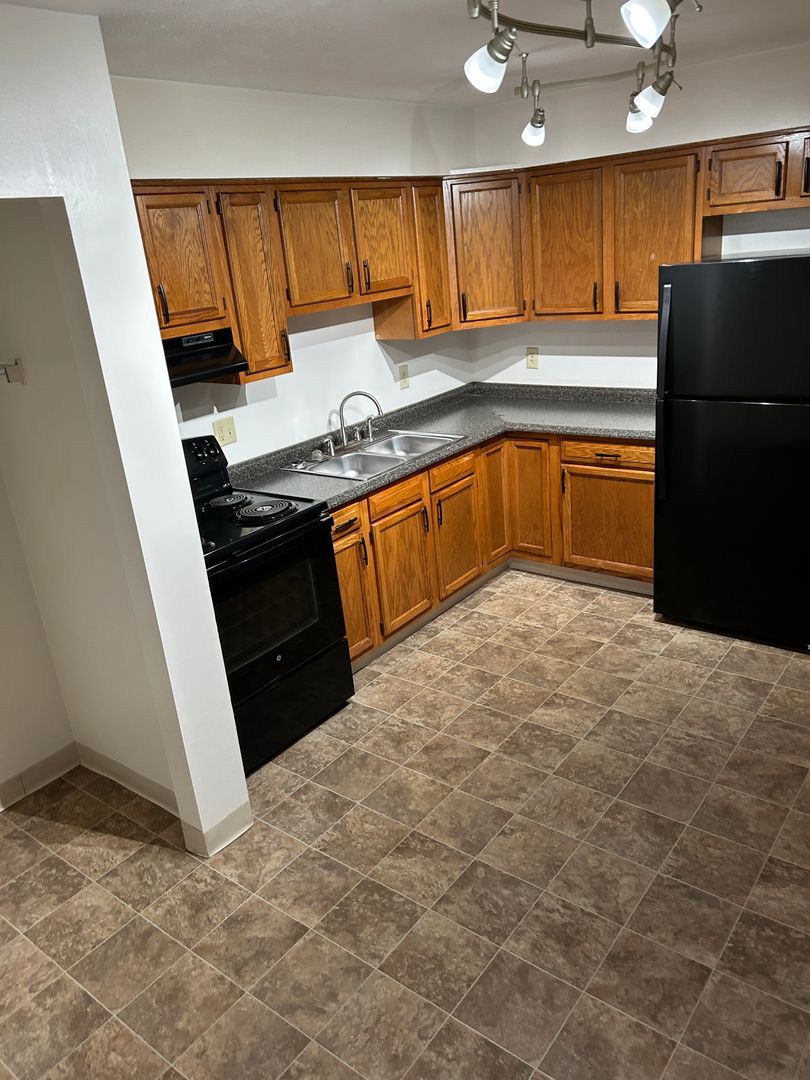 1115 Stephenson Dr unit 1350B – photo 4