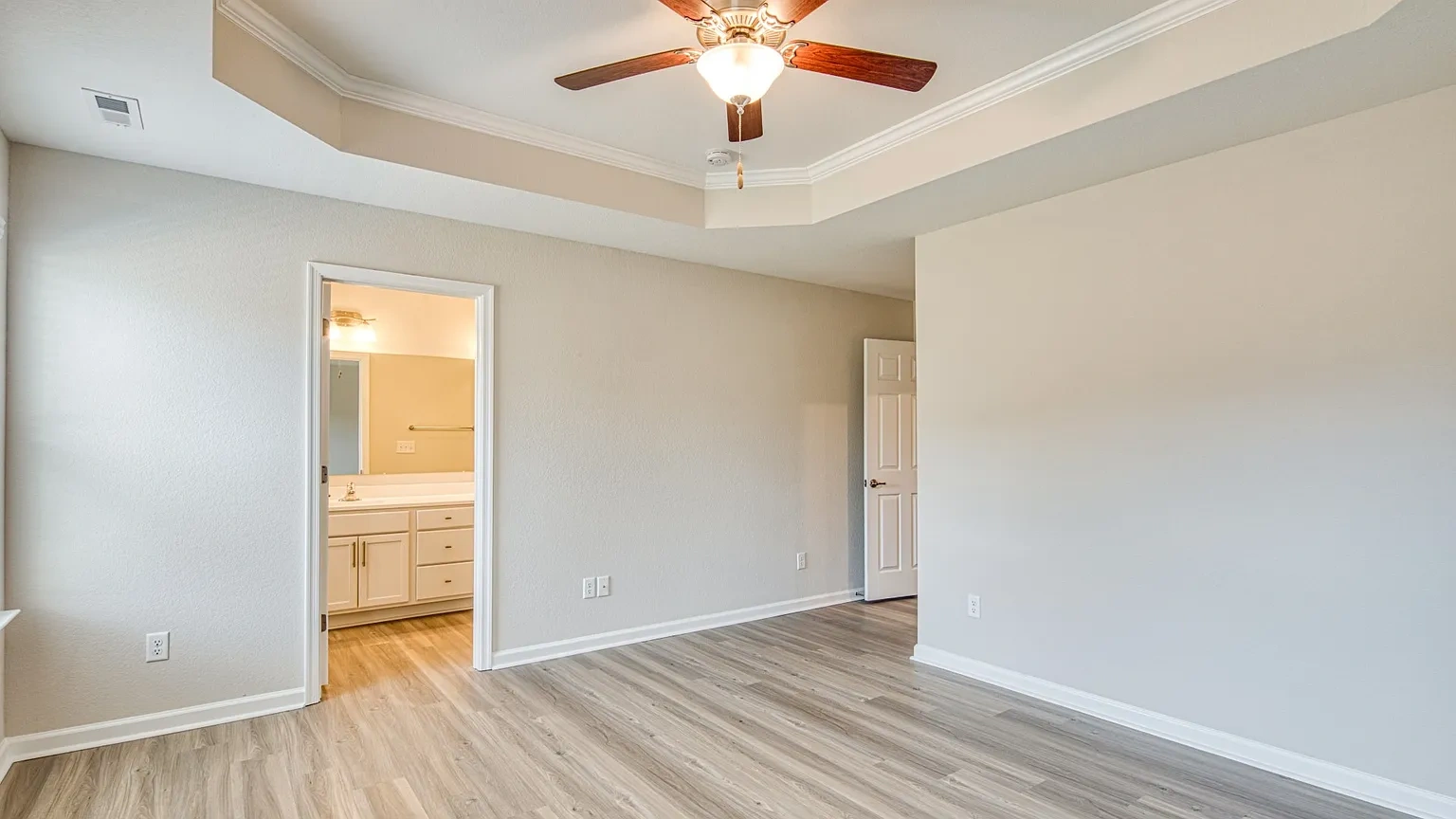 Hillpoint Preserve Townhome Apartments – photo 1