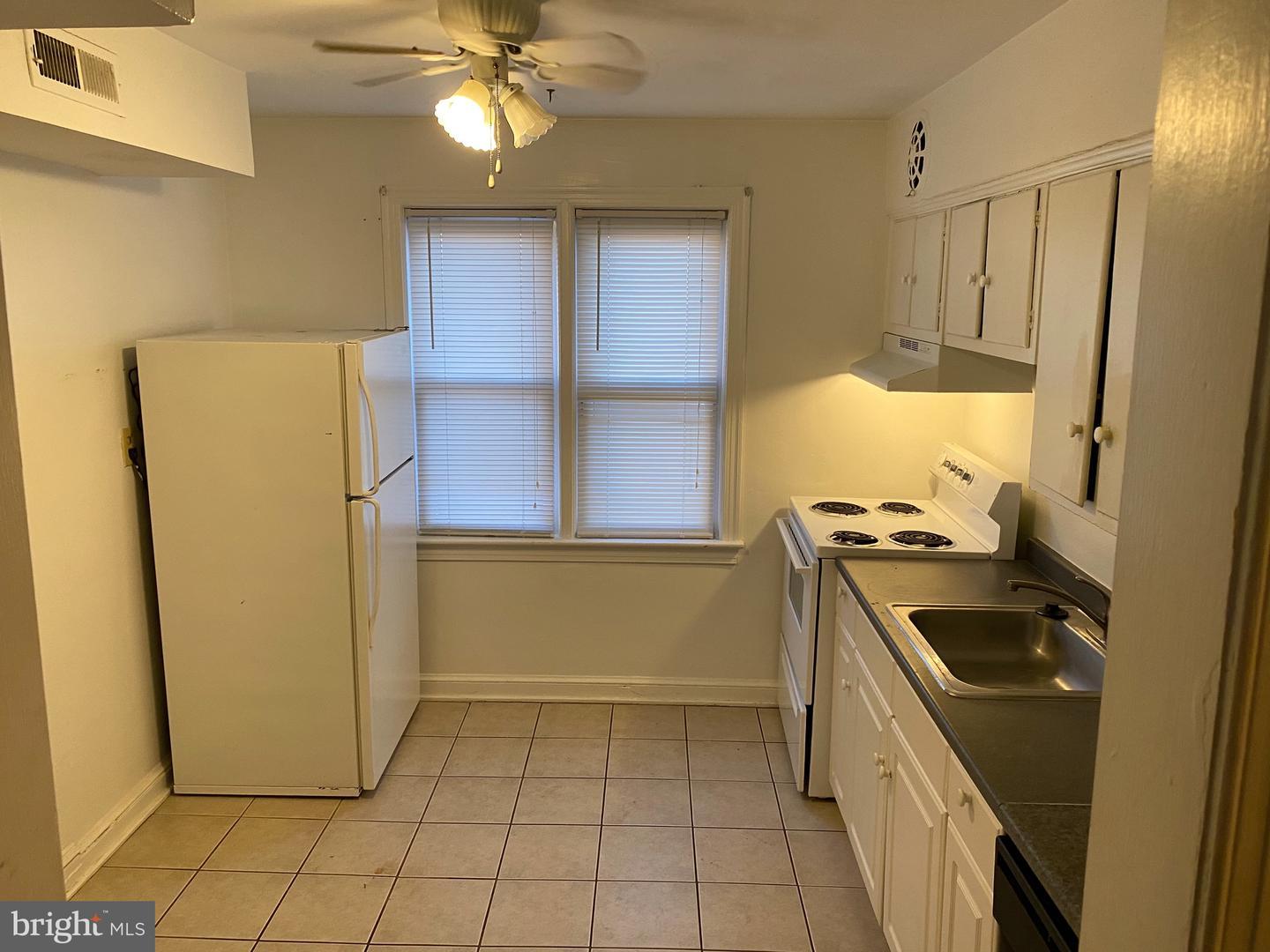 4236 Benning Rd NE unit 302 – photo 3