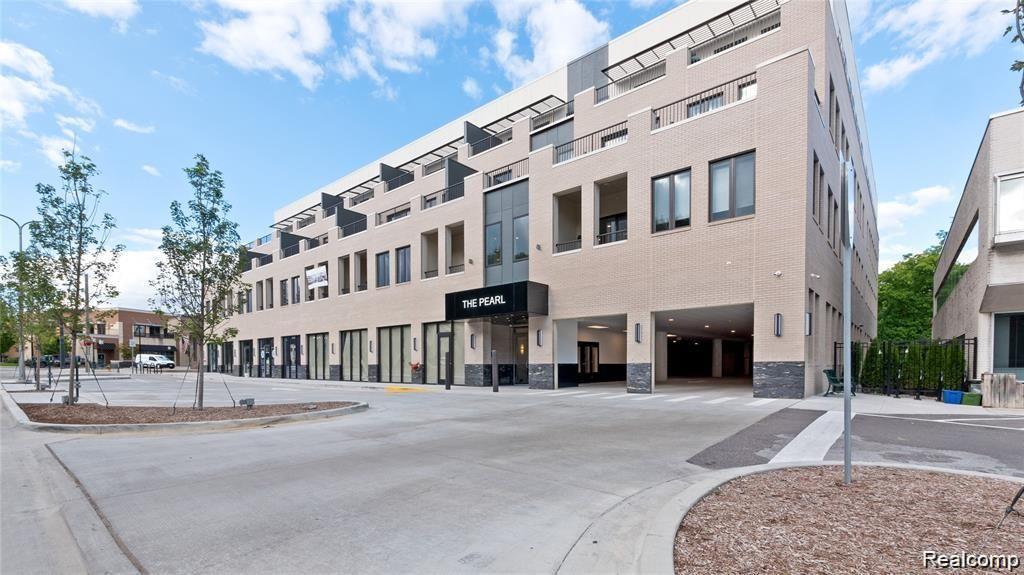 856 N Old Woodward Ave – photo 1