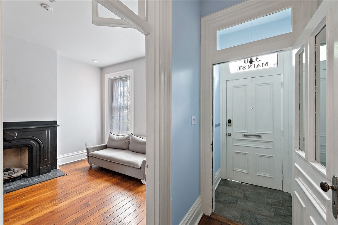 330 Main St – photo 3