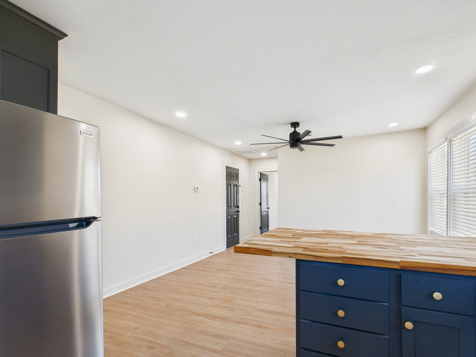 4501 College Main St unit 4 – photo 5