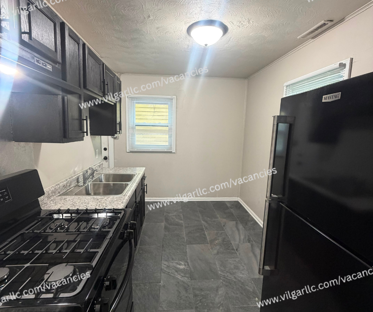 260 Van Buren St – photo 4